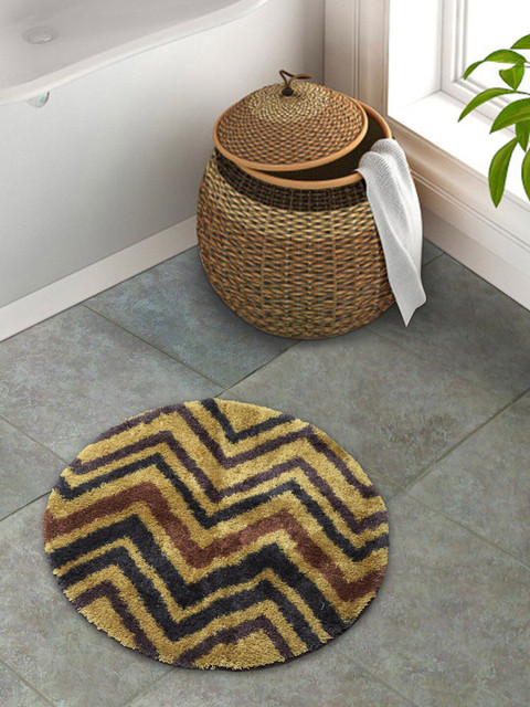 

SPACES Brown & Black Printed 1962 GSM Bath Rugs