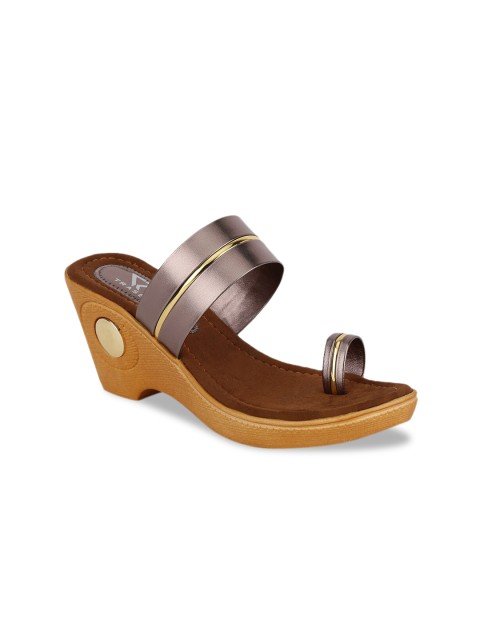 

TRASE Women Steel Solid Sandals