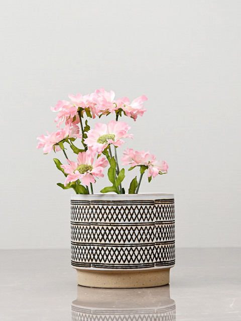 

Pure Home and Living Off-White & Black Ivory Pattern Ceramic Small Vase
