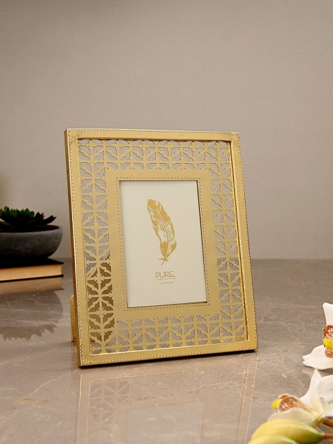 

Pure Home and Living Gold-Toned Lattice Motif Table-Top Photo Frame