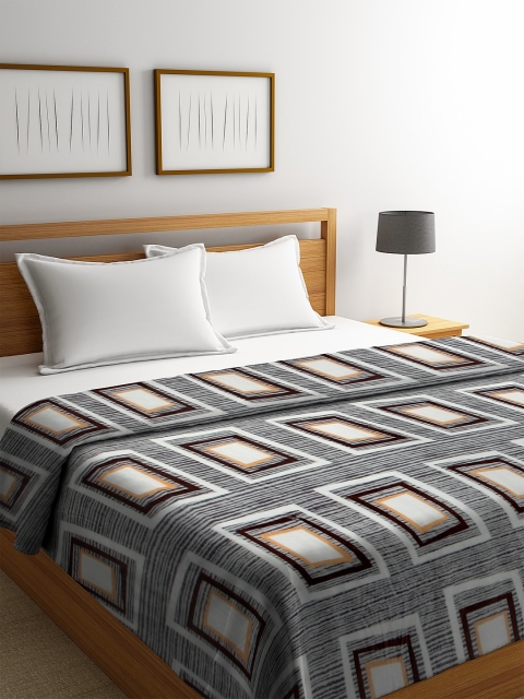 

NEUDIS Grey & Black Geometric AC Room 233 GSM Double Bed Blanket