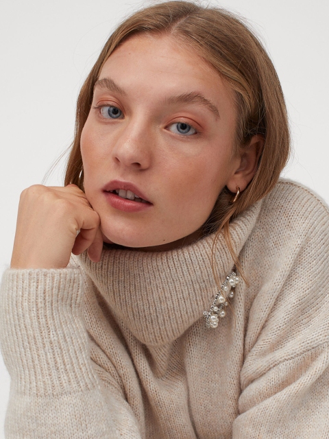 

H&M Women Beige Polo-Neck Jumper with a Brooch
