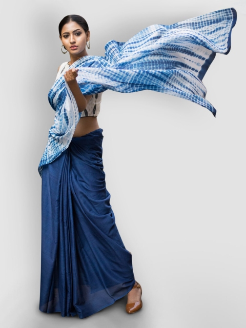 

Aryavart Blue & White Pure Cotton Shibori Dyed Saree