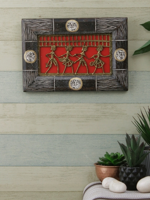 

Aapno Rajasthan Red & Brown Handcrafted in Brass Dokra Art Wall Hanging Frame
