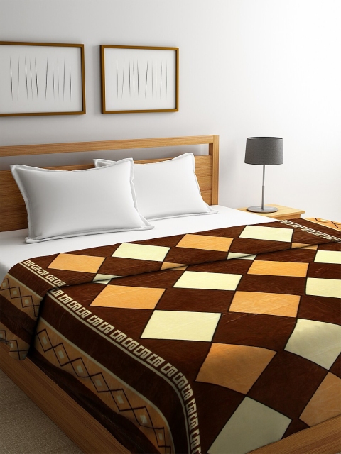 

NEUDIS Brown & Peach-Coloured Geometric AC Room 233 GSM Double Bed Blanket