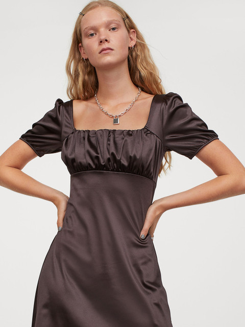 

H&M Women Back Solid Puff-Sleeved Dress, Black