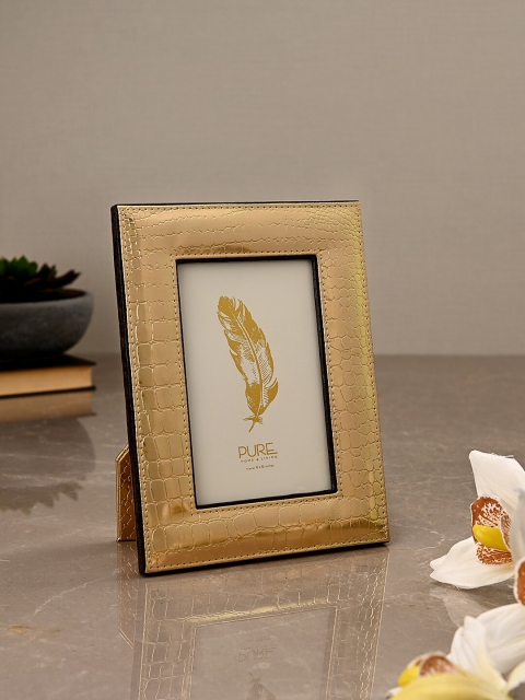

Pure Home and Living Gold-Toned Textured Croco Photo Frame