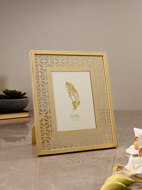 

Pure Home and Living Gold-Toned Lattice Motif Textured Photo Frame