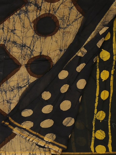 

Pothys Black & Green Cotton Blend Dyed Saree
