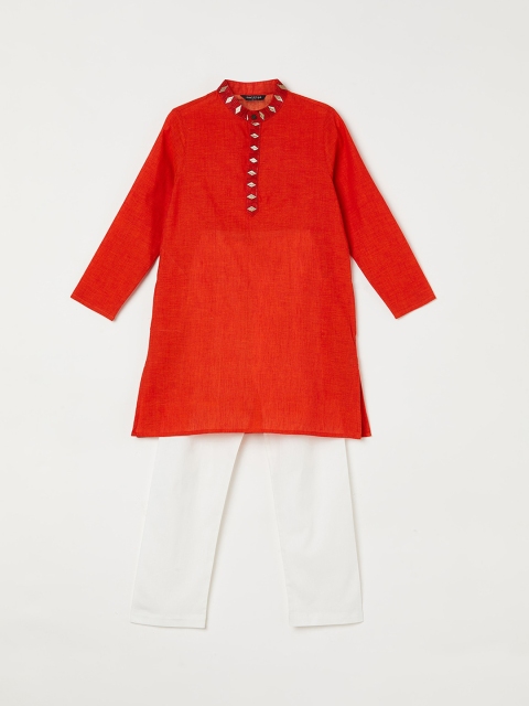 

Melange by Lifestyle Boys Red & Off-White Solid Kurta with Pyjamas