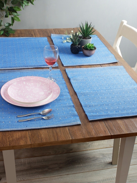 

Soumya Set of 6 Blue Geometric Patterned Reversible Table Placemats