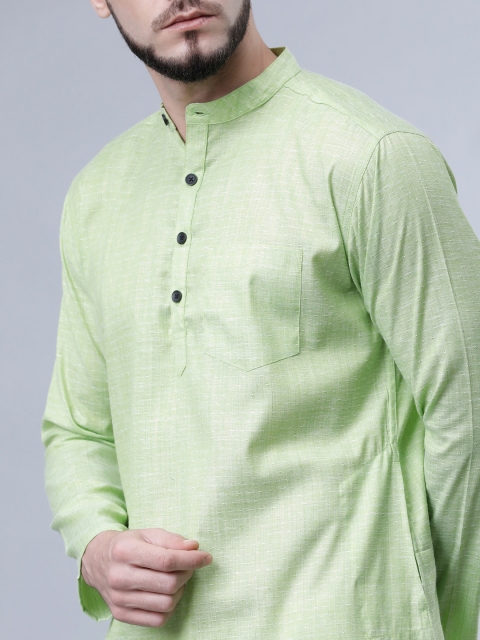 

Svanik Men Green Solid Straight Kurta