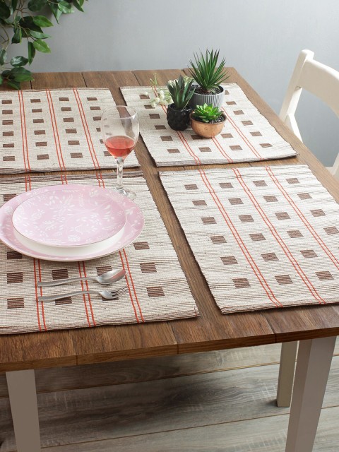 

Soumya Set of 6 Off-White & Brown Geometric Patterned Reversible Table Placemats