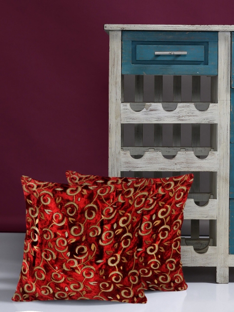 

Alina decor Set of 2 Maroon & Gold-Toned Appliqued Square Cushion Covers