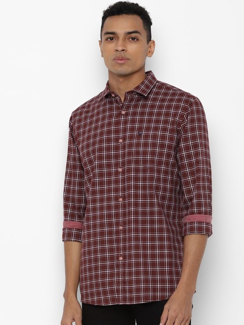 

Solly Jeans Co. Men Maroon & White Regular Fit Checked Casual Shirt