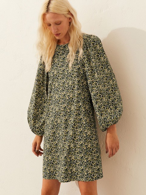 

H&M Women Black & Yellow Printed Puff-Sleeved Dress