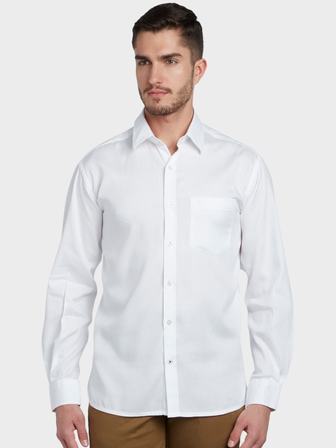 

ColorPlus Men White Regular Fit Solid Casual Shirt