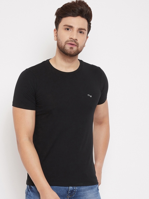 

Plagg Men Black Solid Round Neck T-shirt