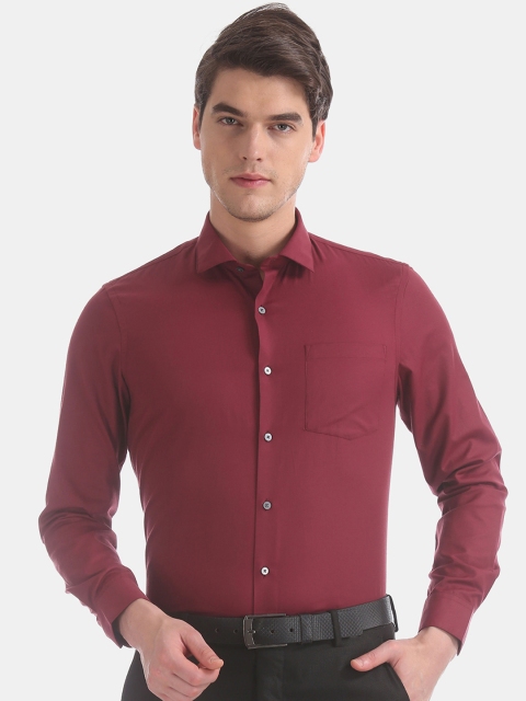 Arrow Men Maroon Slim Fit Solid Formal Shirt