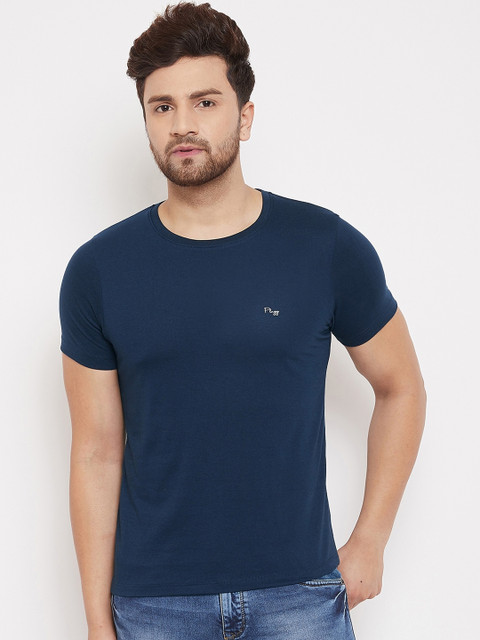 

Plagg Men Navy Blue Solid Round Neck T-shirt