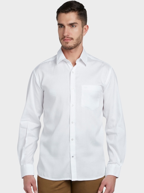 

ColorPlus Men White Regular Fit Solid Casual Shirt