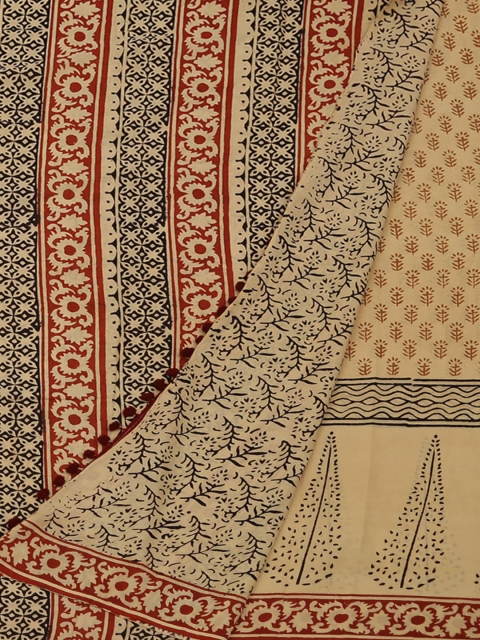 

Pothys Cream-Coloured & Black Pure Cotton Printed Saree