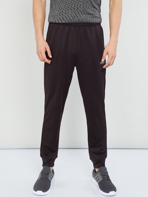 

max Men Black Solid Straight-Fit Joggers