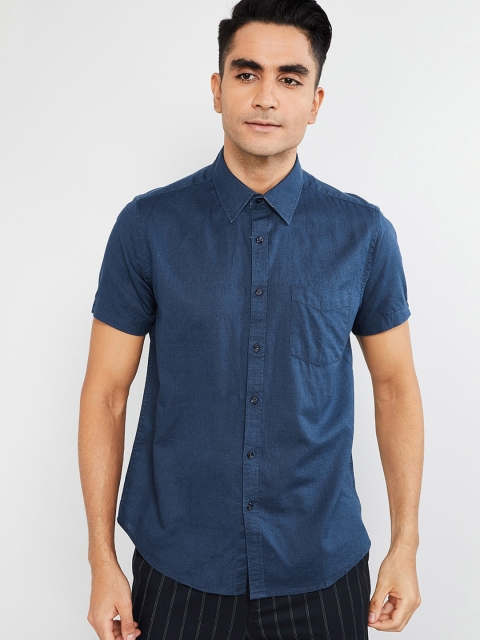 

max Men Navy Blue Regular Fit Solid Casual Shirt