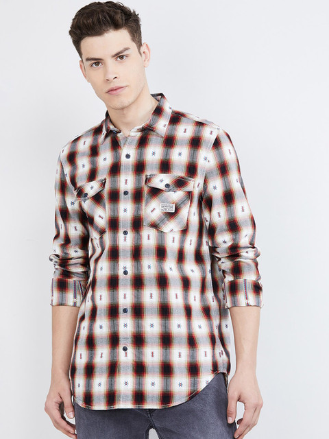 

max Men Off-White & Black Slim Fit Checked Casual Shirt
