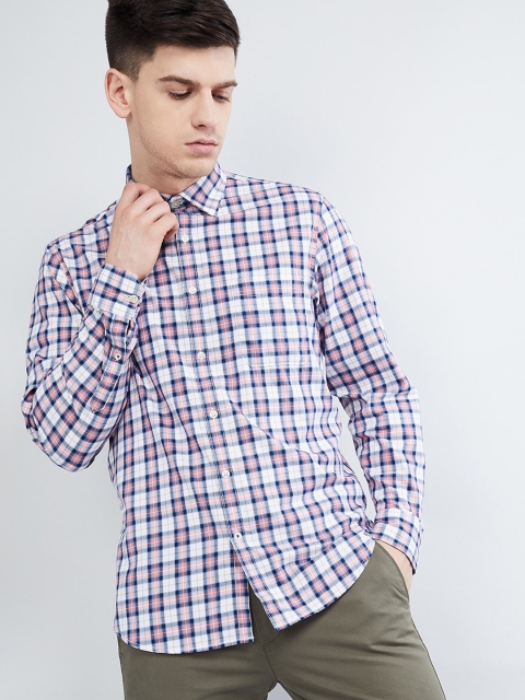 

max Men White & Pink Regular Fit Checked Casual Shirt