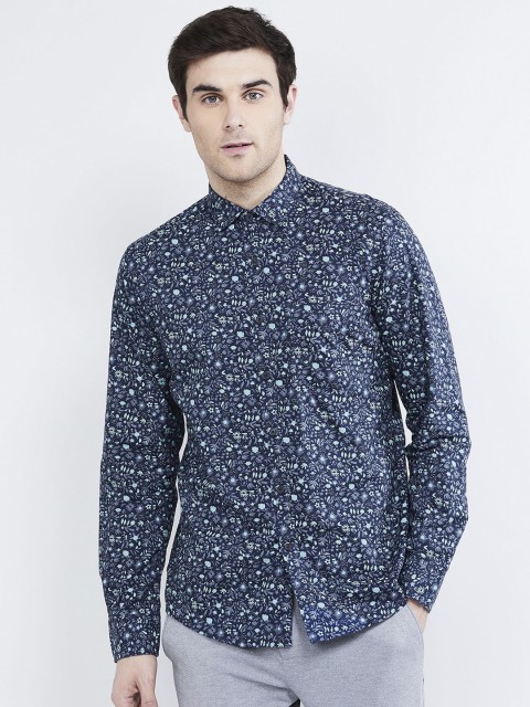 

max Men Blue & White Regular Fit Printed Casual Shirt