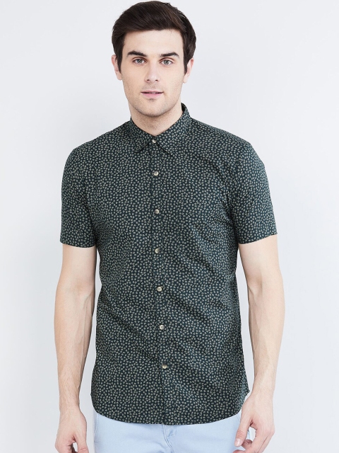 

max Men Green & White Regular Fit Printed Casual Shirt