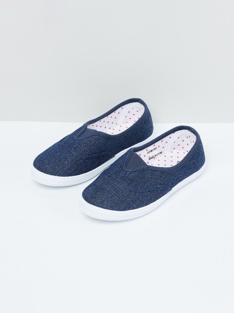 

max Girls Navy Blue Slip-On Sneakers