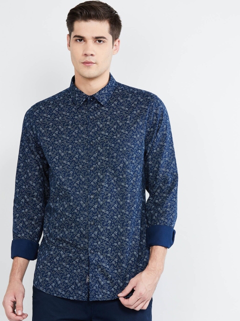 

max Men Navy Blue & White Regular Fit Ditsy Floral Printed Casual Shirt
