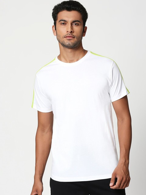 

Bewakoof Men White Solid Round Neck T-shirt