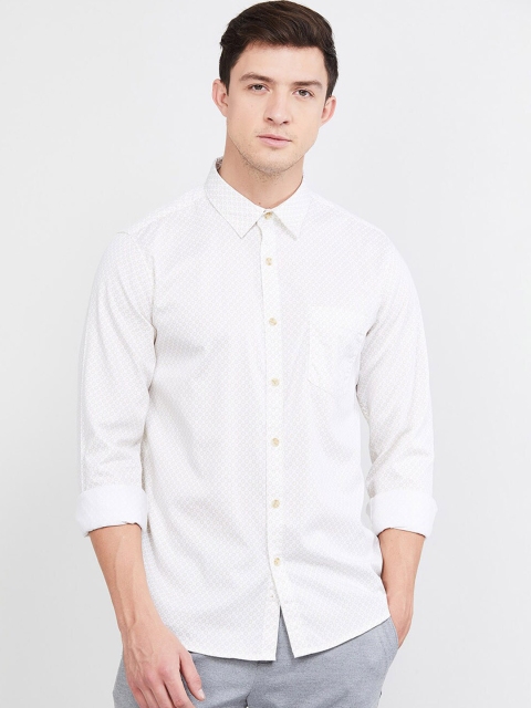 

max Men Off-White Regular Fit Printed Casual Shirt