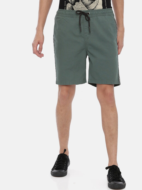 

Breakbounce Men Green Solid Slim Fit Regular Shorts