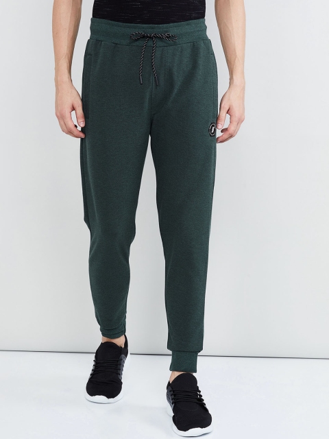 

max Men Green Solid Straight-Fit Joggers