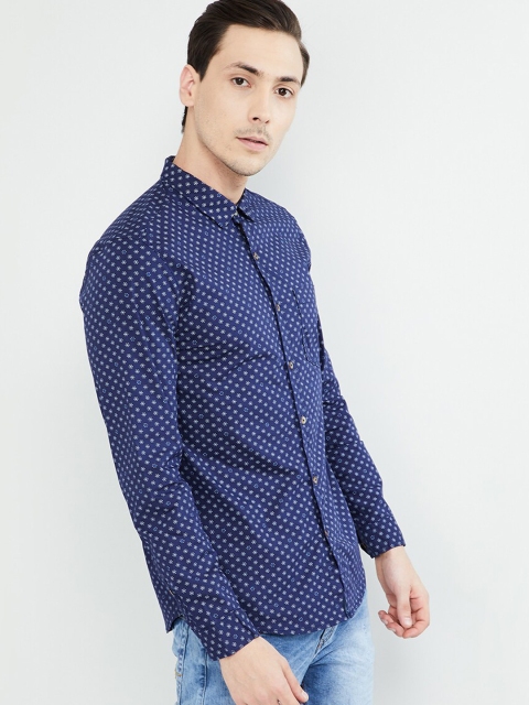

max Men Navy Blue & Off-White Regular Fit Printed Casual Shirt