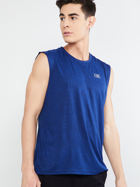 

max Men Blue Solid Round Neck T-shirt