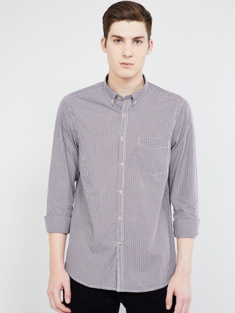 

max Men Brown & Off-White Regular Fit Checked Casual Shirt