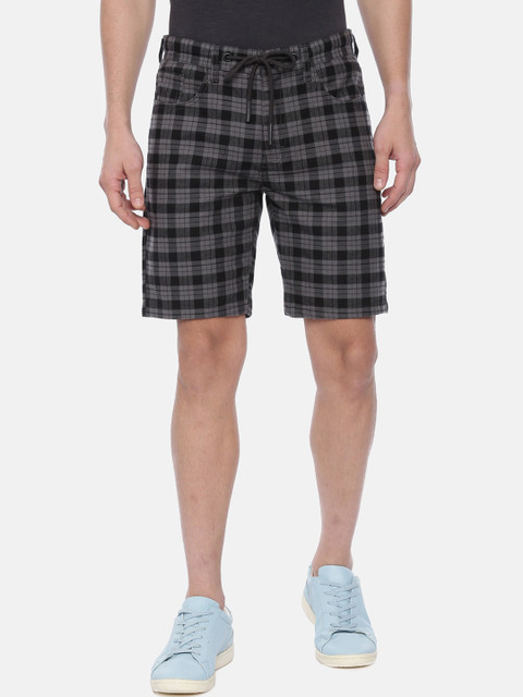 

Breakbounce Men Grey & Black Checked Slim Fit Chino Shorts