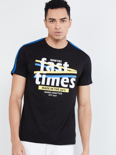 

max Men Black & Off-White Printed Round Neck T-shirt