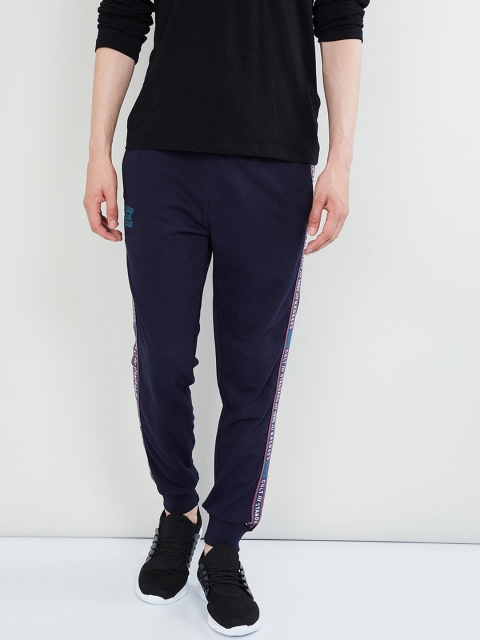 

max Men Blue Solid Straight-Fit Joggers