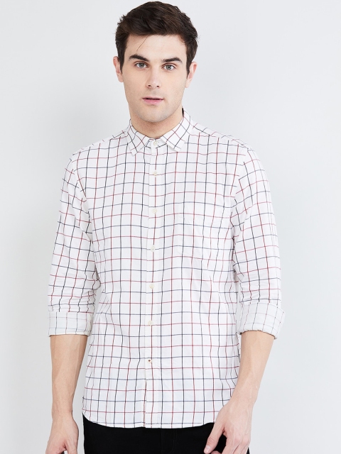 

max Men Off-White & Red Regular Fit Checked Casual Shirt