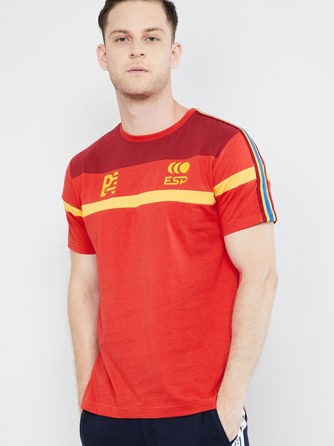 

max Men Red Striped Round Neck T-shirt