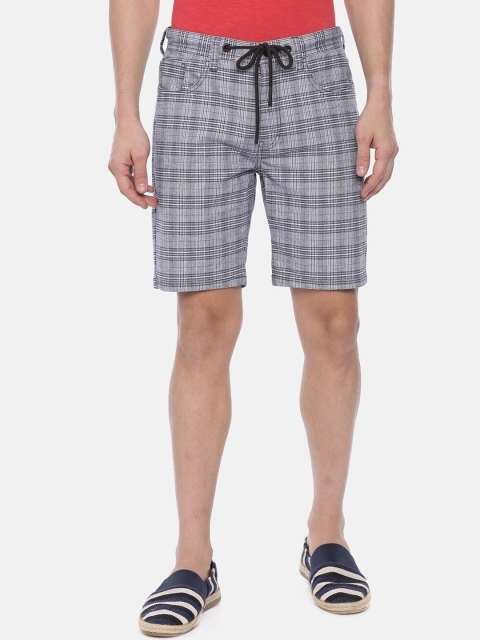 

Breakbounce Men Grey & Black Checked Slim Fit Regular Shorts