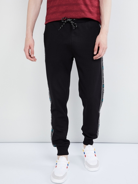 

max Men Black Printed Straight-Fit Joggers
