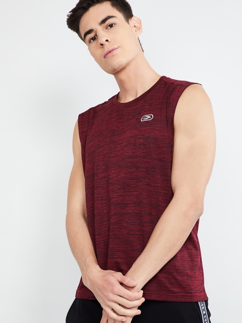 

max Men Maroon Solid Round Neck T-shirt