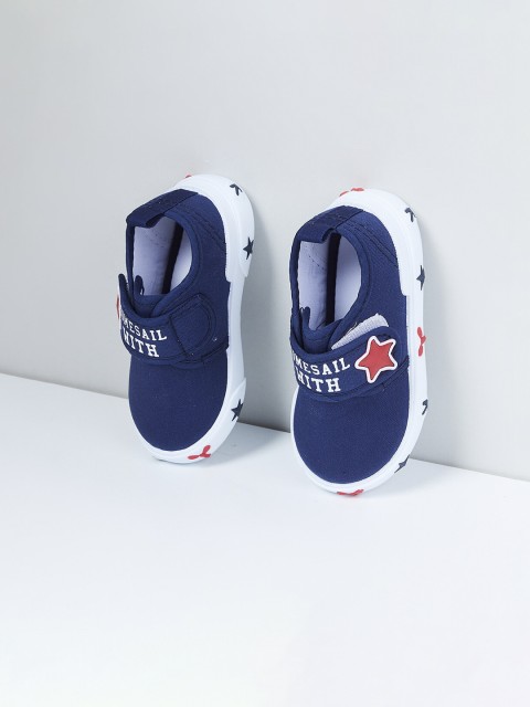 

max Boys Navy Blue Printed Slip-On Sneakers